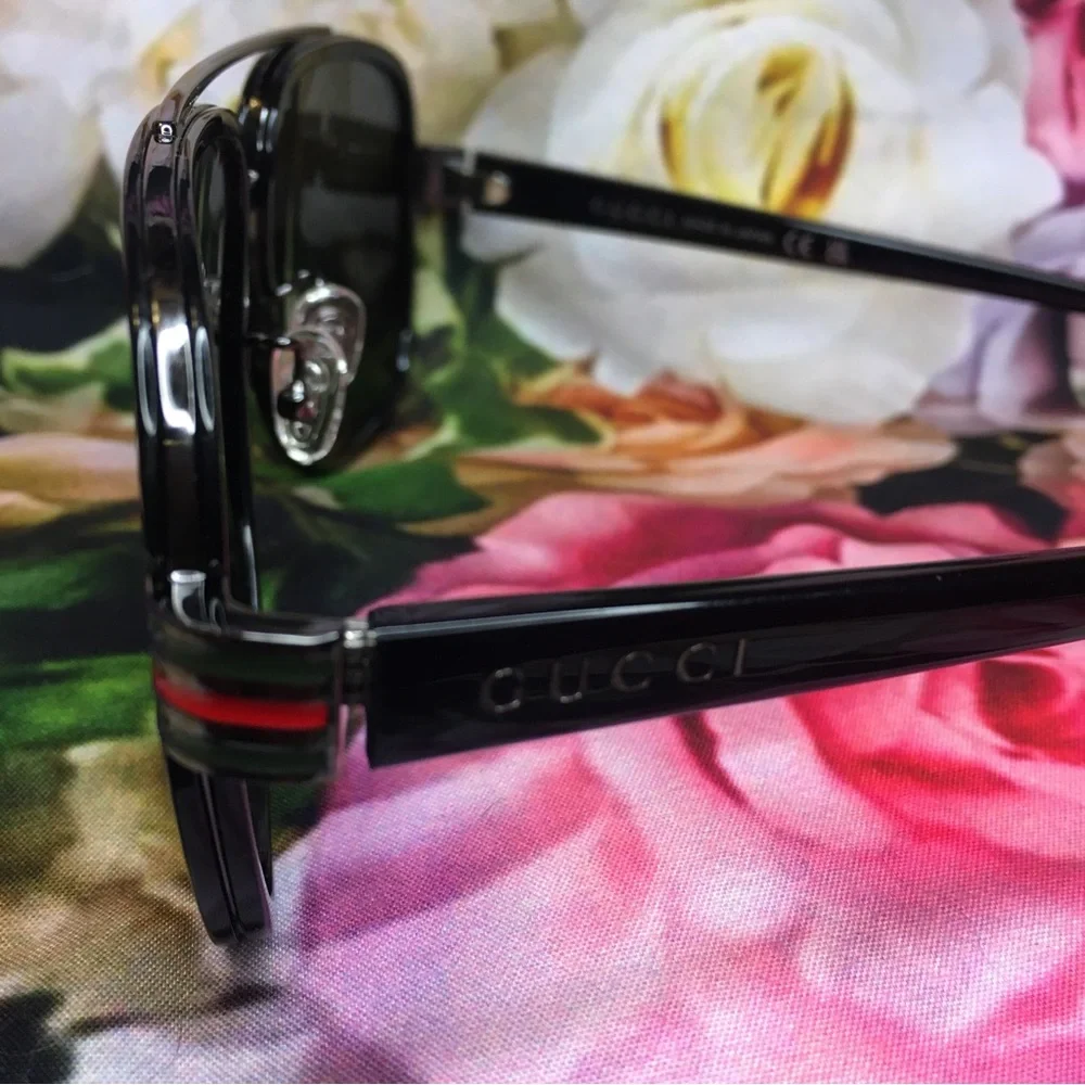 Gucci Black Aviator glasses frames Logo in red & green on corners & arms  New
